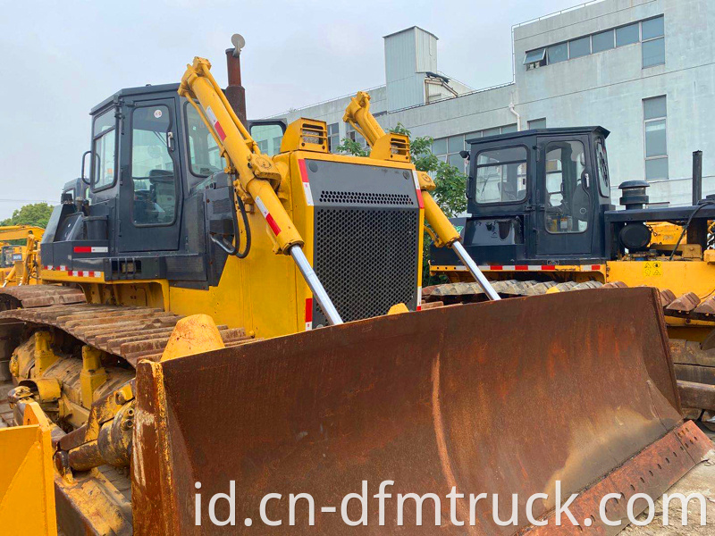 Used Bulldozer 2